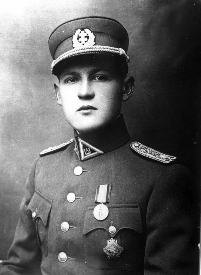 Būsimasis Lietuvos partizanų vadas Jonas Žemaitis-Vytautas po Karo mokyklos baigimo. 1928 m.   LGGRTC Genocido aukų muziejus